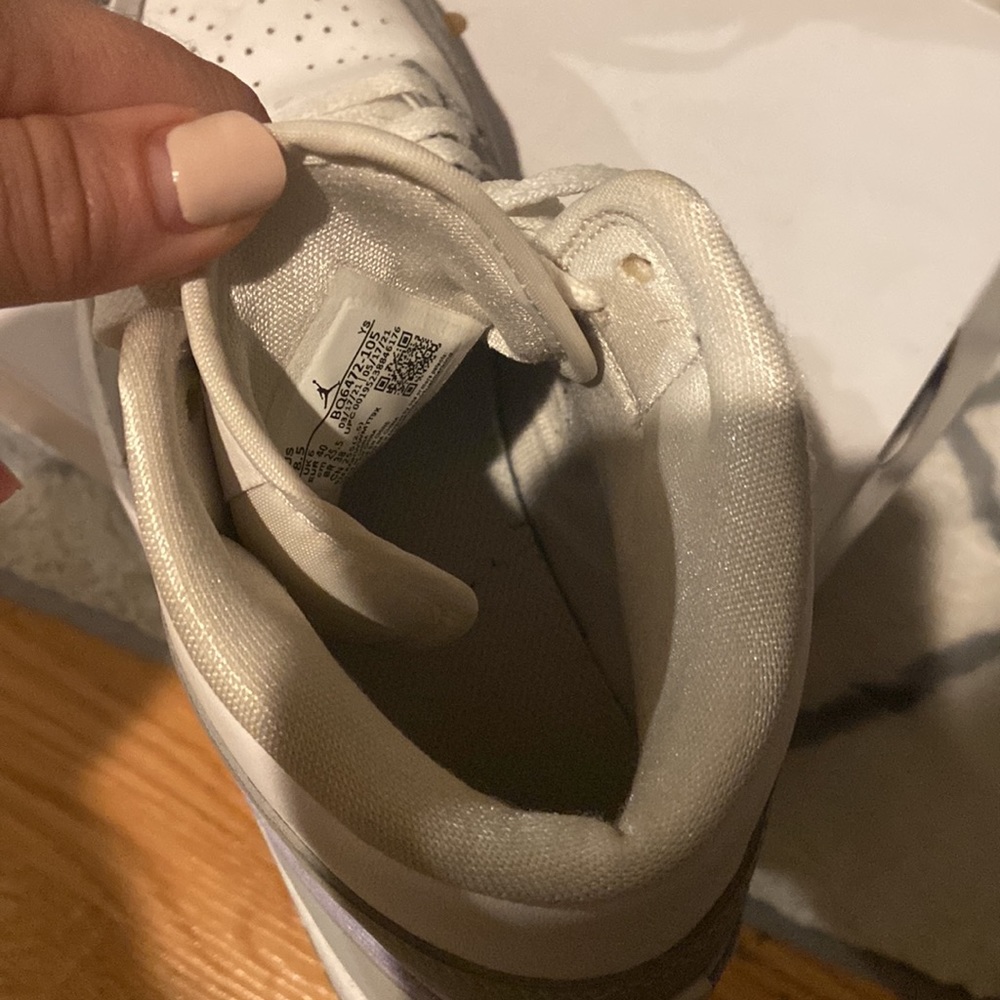 Air Jordan - Picture 4 of 4